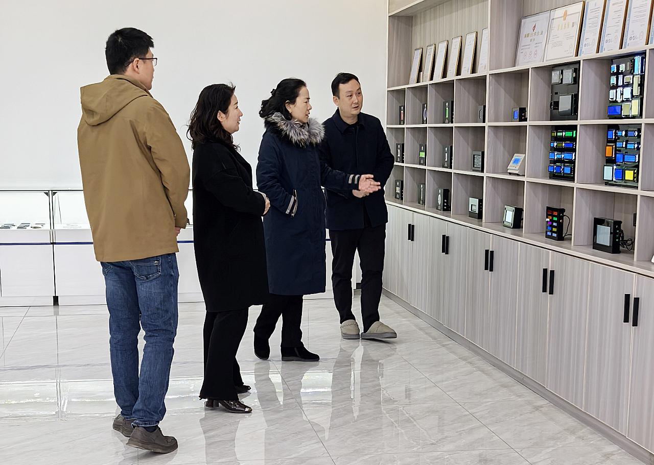 市縣各級領(lǐng)導(dǎo)蒞臨繪晶科技公司了解復(fù)工復(fù)產(chǎn)情況