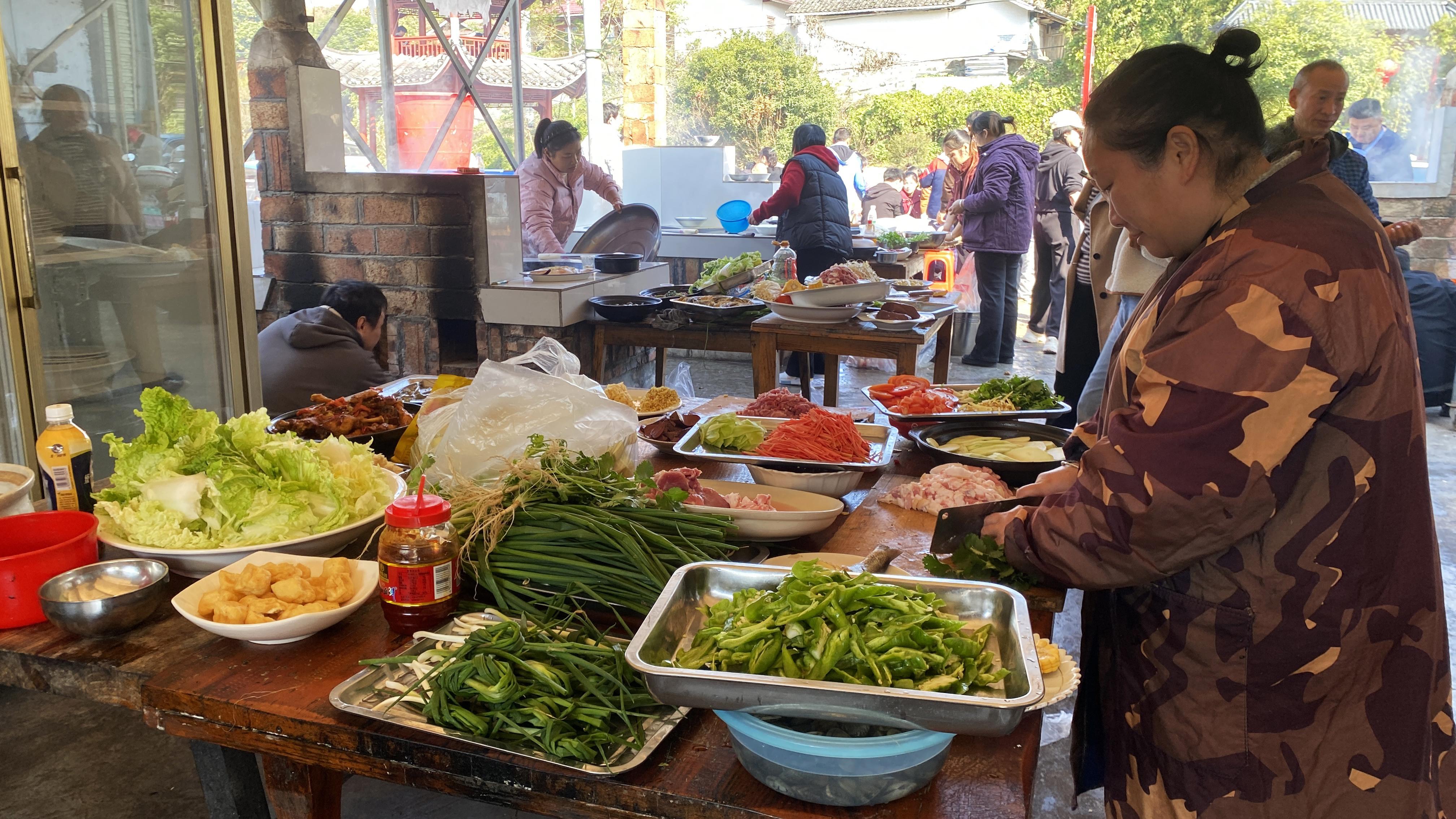煙火暖人心，凝心聚力，繪晶科技開(kāi)展戶(hù)外燒烤團(tuán)建活動(dòng)